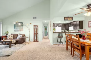 Photo #2: 226004790 Listing 