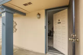 Photo #1: 226005968 Listing