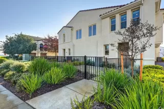 Photo #1: 226006339 Listing 