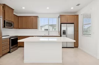 Photo #1: 226006746 Listing 