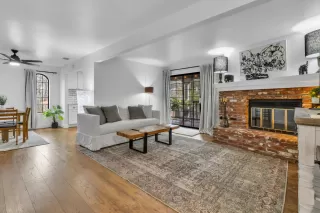 Photo #2: 226006769 Listing