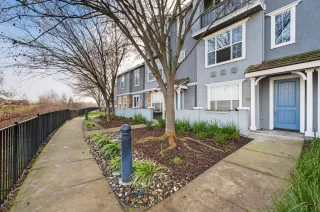 Photo #1: 226006836 Listing