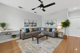 Photo #3: 226006836 Listing