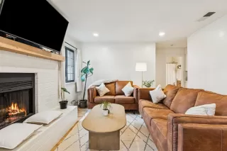 Photo #4: 226007204 Listing