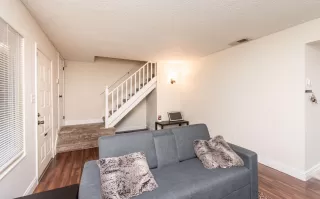 Photo #2: 226007341 Listing