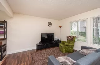 Photo #3: 226007341 Listing