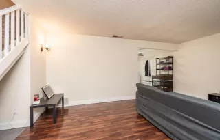 Photo #6: 226007341 Listing