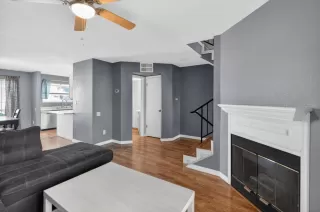 Photo #5: 226007697 Listing