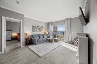 Photo #6: 226007891 Listing