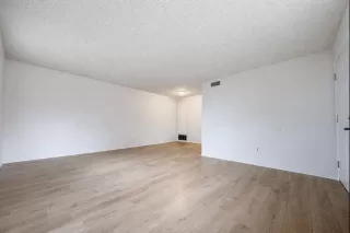 Photo #6: 226007940 Listing 