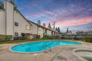 Photo #2: 226007984 Listing