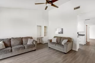 Photo #5: 226007984 Listing