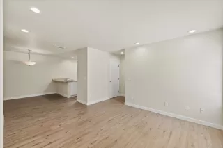 Photo #4: 226008393 Listing