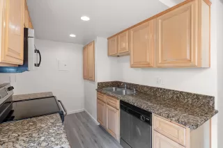 Photo #5: 226008724 Listing