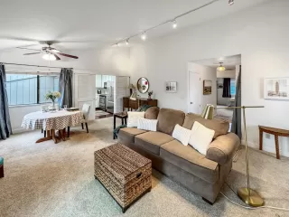 Photo #3: 226009182 Listing