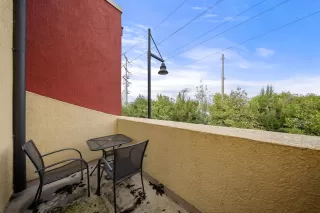 Photo #3: 226009231 Listing