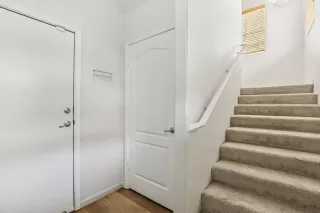 Photo #3: 226009408 Listing 