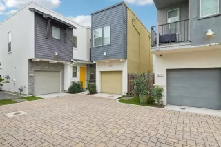 Photo #1: 226009657 Listing