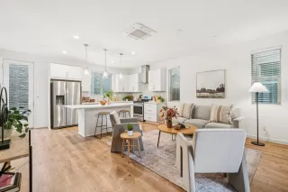 Photo #4: 226009657 Listing