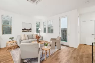 Photo #5: 226009657 Listing