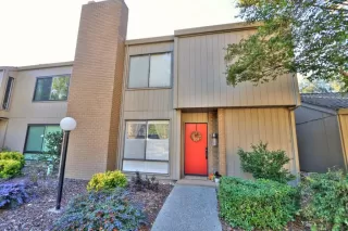 Browse active condo listings in CAMPUS COMMONS