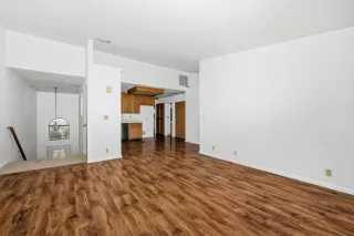 Photo #3: 226010296 Listing 