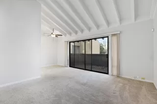 Photo #4: 226010534 Listing