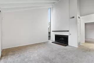 Photo #6: 226010534 Listing