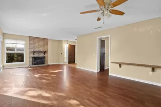 Photo #6: 226010750 Listing