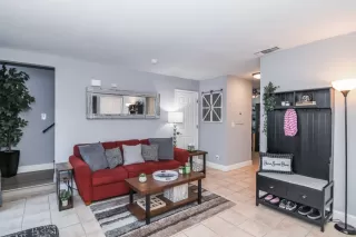 Photo #3: 226010936 Listing