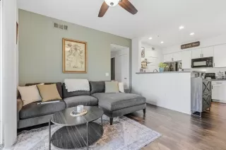 Photo #5: 226011373 Listing 