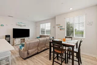 Photo #2: 226011572 Listing 