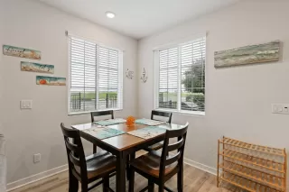 Photo #3: 226011572 Listing 