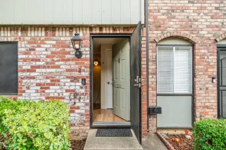 Photo #2: 226011894 Listing 