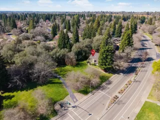 Photo #2: 226012001 Listing