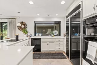 Photo #5: 226012001 Listing