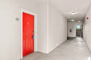 Photo #2: 226012160 Listing