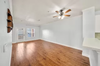 Photo #4: 226012160 Listing