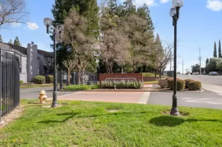 Photo #2: 226012370 Listing 