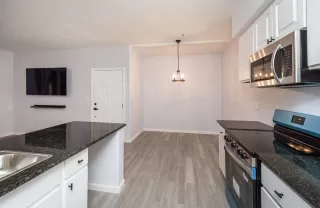 Photo #6: 226012405 Listing