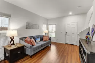 Photo #2: 226012776 Listing 