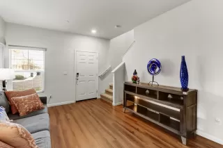 Photo #3: 226012776 Listing 