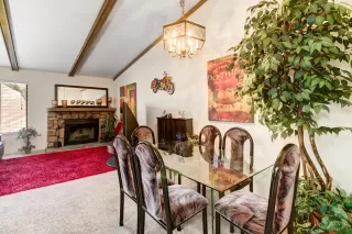 Photo #2: 226012819 Listing