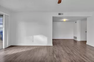 Photo #4: 226013041 Listing 