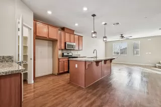 Photo #6: 226013120 Listing 