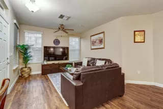 Photo #3: 226013738 Listing 