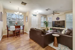 Photo #5: 226013738 Listing 