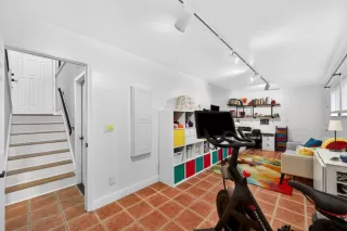 Photo #5: 226014438 Listing 