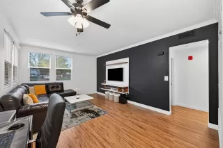 Photo #5: 226015557 Listing 