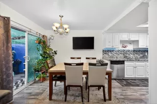 Photo #5: 226015929 Listing 